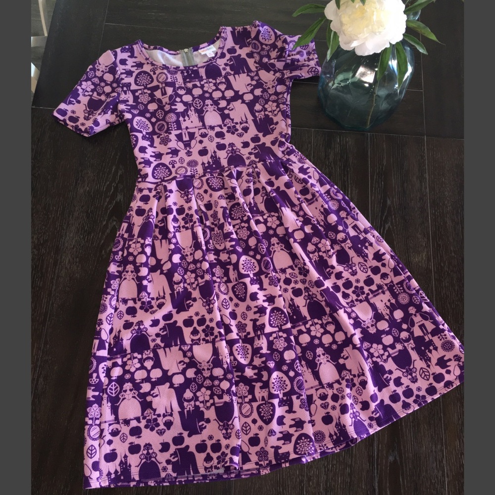 LuLaRoe Snow White Amelia dresss